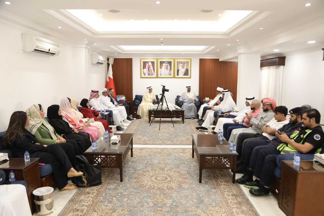 محافظ الشمالية يؤكد أهمية اللحمة الوطنية والشراكة المجتمعية في لقاءه الأسبوعي مع الأهالي<